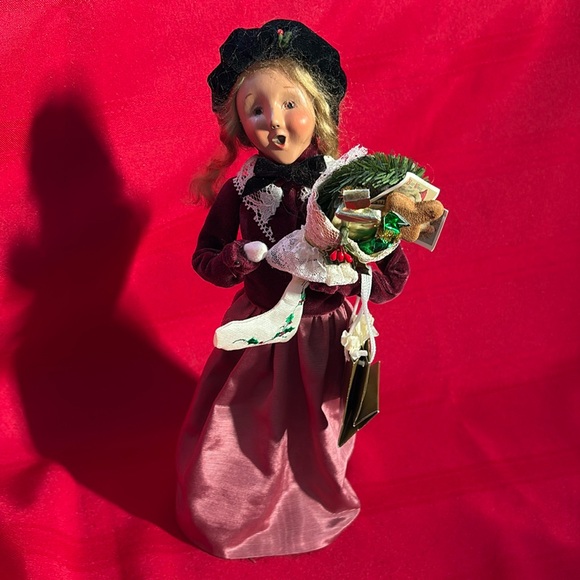 Byers Choice Victorian woman shopper - Picture 1 of 2